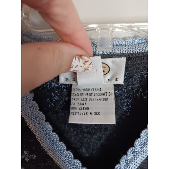 Talbots Zip Up Wool Sweater Grey Sz Small Petite Snowflake Design - Picture 3 of 4